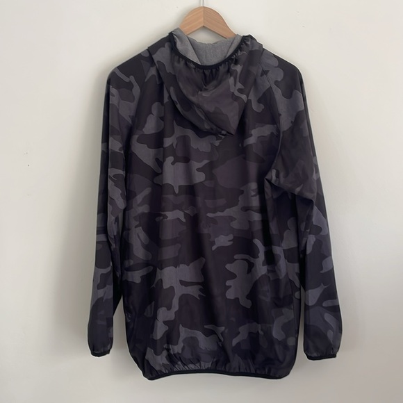 Captain Fin jacket size large black camo - Picture 2 of 5